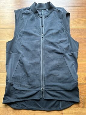 SOLD Lululemon Men’s Cold Terrain Vest Black Size Large